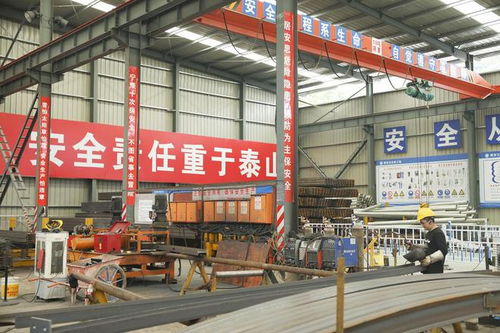 钢构件加工与装饰材料销售 生产与市场的双重奏